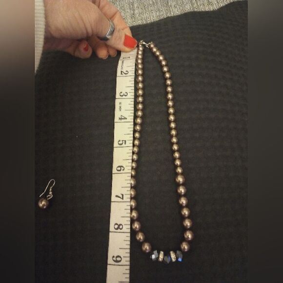 Dark brown faux pearl necklace with Blue jewels and matching earrings - Picture 5 of 7